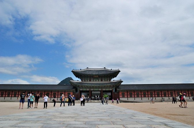 4 Hours Private tour with top attractions in Seoul - What the $360 price means for your group