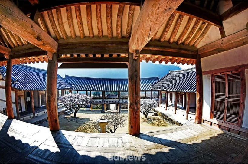 Andong: UNESCO Sites, Mask Dance, and Secret Garden & Bridge - Byeongsan Seowon and the Joseon search for good government