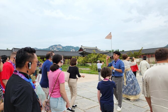Best Seoul City Tour (Gyeongbokgung Palace,Insadong,Namsan Tower) - Insadong for crafts, snacks, and browsing