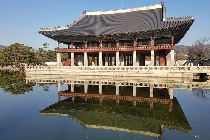 Best Walking Tour to Gyeongbok Palace Bukchon Hanok Village - The National Folk Museum and everyday Korean life