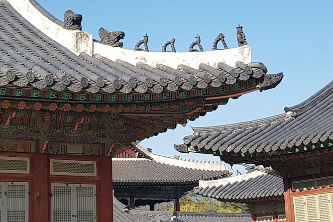 Best Walking Tour to Gyeongbok Palace Bukchon Hanok Village - Bukchon Hanok Village and the hidden residential lanes