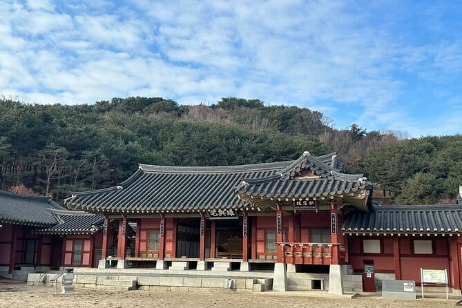 Beyond Seoul: Starfield Library, Hwaseong Fortress & Cave Quest - Guides, group size, and transport