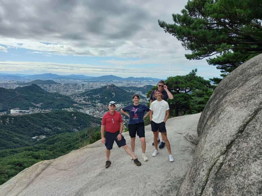 Bukhansan mountain hiking tour - 6 hours - Bukhansan brings the mountains into Seoul