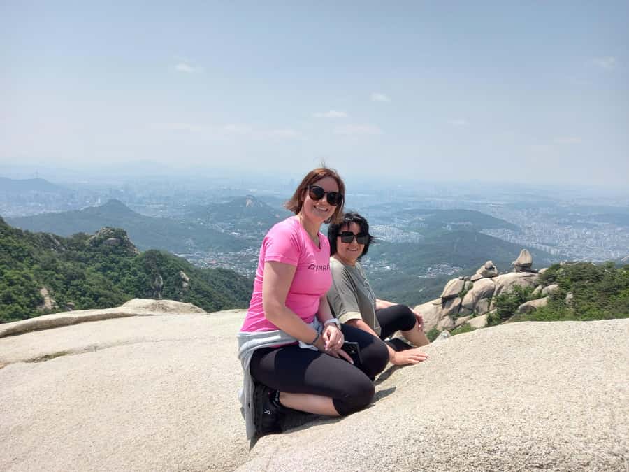 Bukhansan mountain hiking tour - 6 hours - The first climb from Gugi National Park office
