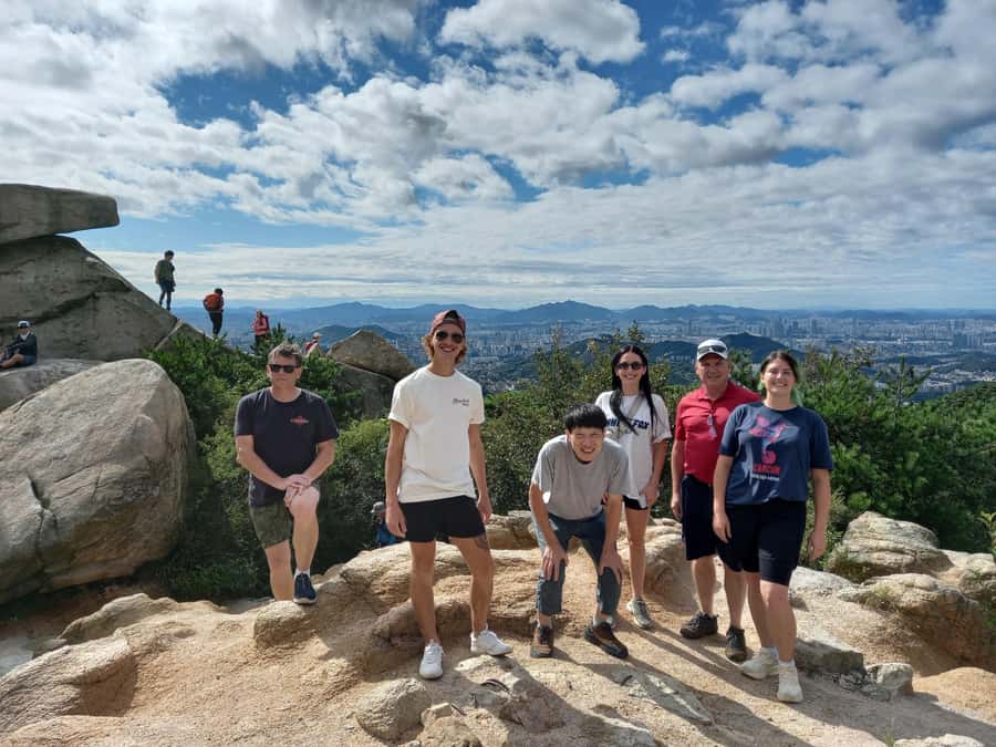 Bukhansan mountain hiking tour - 6 hours - Who should book this hike?