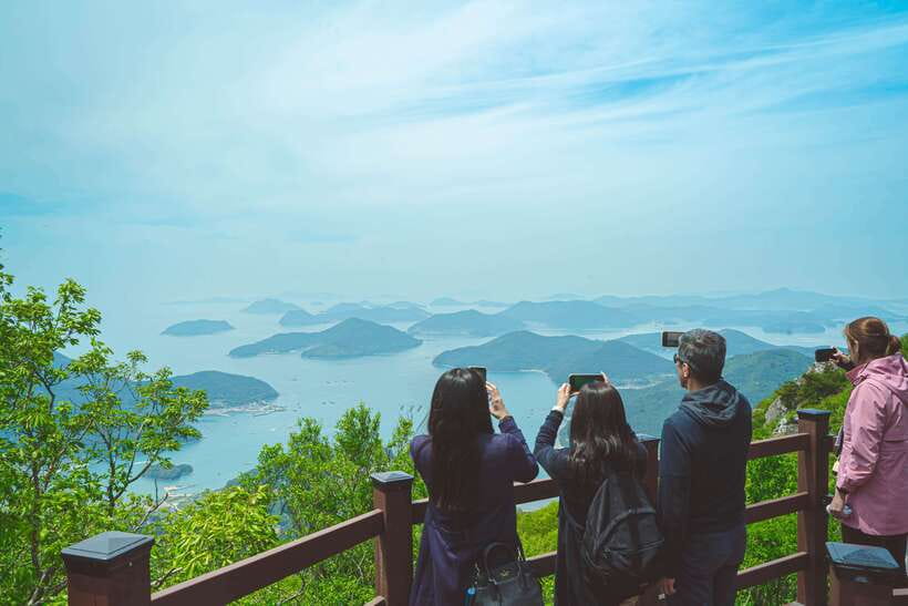 Busan: Geoje Coastal Escape, Sea Breeze, Oedo Botania Island - Key points at a glance