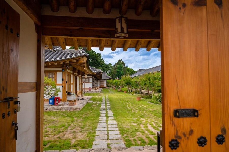 Busan: Gyeongju Guided Day Trip to Three Kingdoms Capital - Key points to know before you book