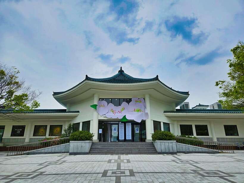Busan: Haeundae 100-Minute Walking Tour - Dongbaek Island and Choi Chi-Won