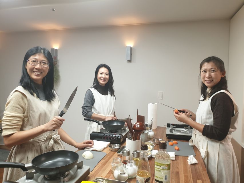 Busan: Small-Group Traditional Korean Food Cooking Class - The welcome drink and first taste of Korean flavor