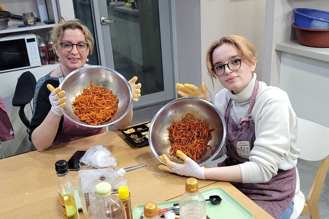 Busan Tailored Korean cooking class (Vegan OK)with market tour - A good choice for cruise passengers and food-focused days
