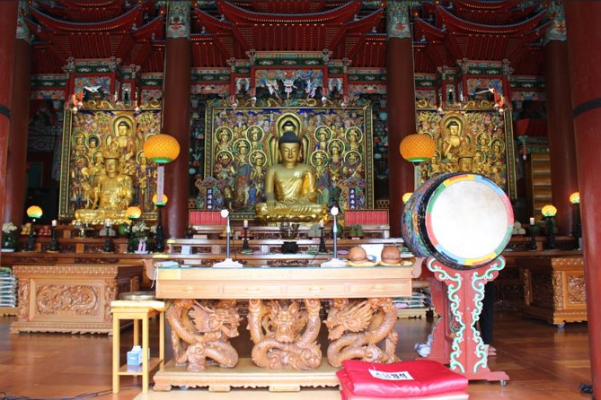 Busan Tour: Gamcheon Village & Haedong Yonggungsa Temple + Lunch - Gamcheon Culture Village is the visual centerpiece