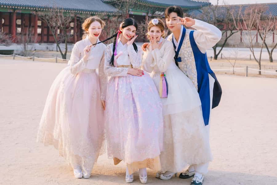 Changdeokgung Hanbok Experience at hanboknam - Choosing between basic, themed, and premium hanboks