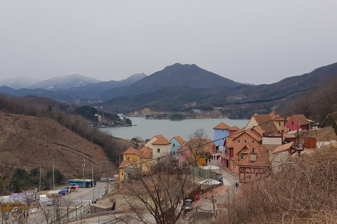 Customized Private Seoul tour: Palace, Market etc(Airport Option) - Bukchon, Jogyesa, and the older Seoul