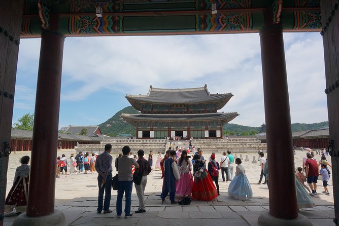 Customized Private Seoul tour: Palace, Market etc(Airport Option) - Suwon Fortress and the Korean Folk Village