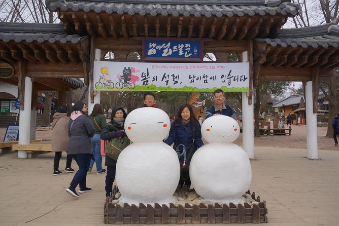 Customized Private Seoul tour: Palace, Market etc(Airport Option) - DMZ planning and the limits of a layover