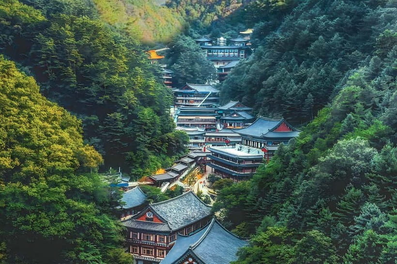 Danyang Tour:Guinsa Temple & Bobaljae & Cheongpung Cable Car - Walking through a large Buddhist complex