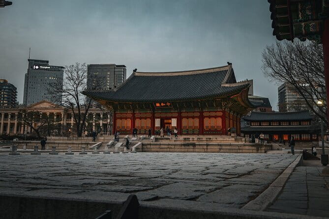 Day Tour of Suwon Hwaseong Fortress Starfield Waujeongsa Temple - What the guides add to the experience
