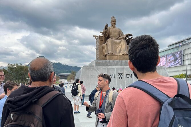 Discover Seoul: Local Life and History - Gyeongbokgung Palace and the guard change