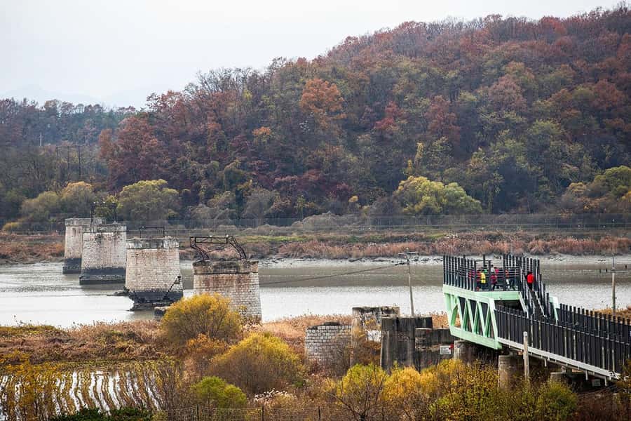 DMZTour from Seoul:3rd Tunnel,North Korea View&UNESCO Valley - How the guide affects the experience