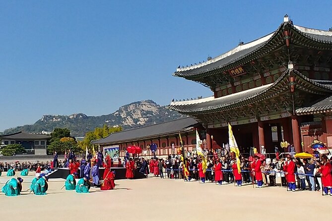 Free style private Tour(Essence of Seoul city or DMZ) - Gyeongbokgung Palace gives the day a strong start