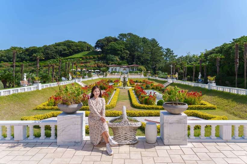 From Busan: Enchanting Oedo Island Day Tour with Windy Hill - Two hours in Oedo-Botania’s gardens