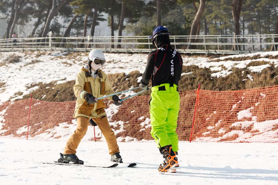 From Seoul: Korea Ski Tour - Jisan Forest Resort - Small practical details that matter