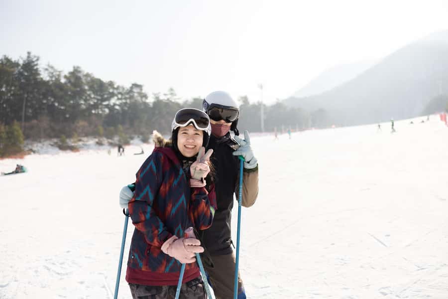 From Seoul: Korea Ski Tour - Jisan Forest Resort - What to bring for a more comfortable ski day