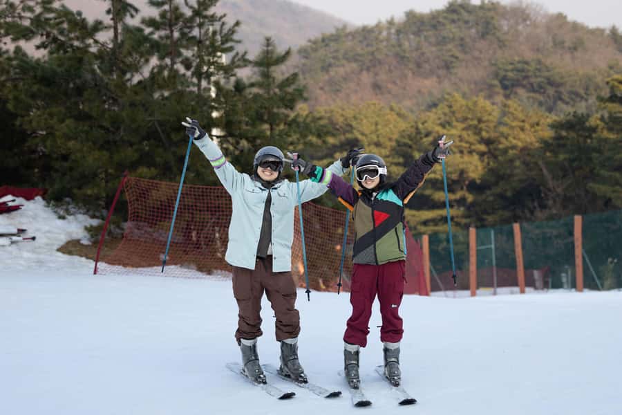From Seoul: Korea Ski Tour - Jisan Forest Resort - Returning to Seoul around 6 pm
