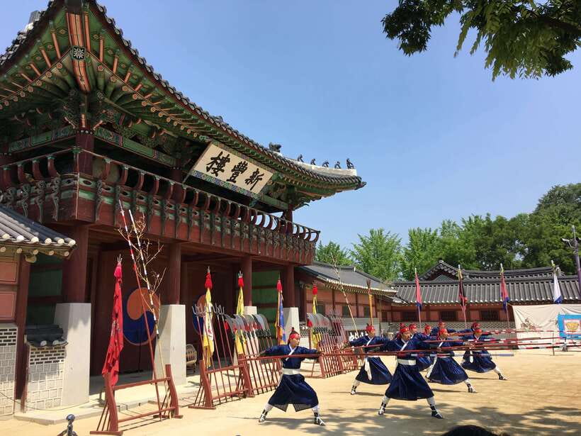 From Seoul: Starfield Library, Hwaseong, Gwangmyeong Cave - Why this day trip works from Seoul