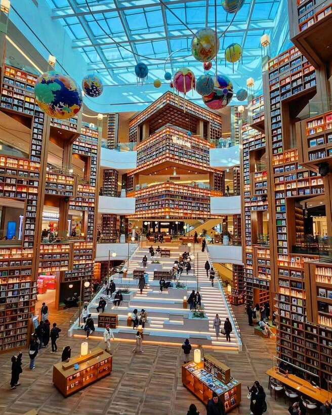 From Seoul: Starfield Library, Hwaseong, Gwangmyeong Cave - Starting with books at Starfield Library Suwon