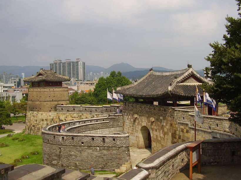 From Seoul: Suwon Hwaseong Fortress Tour - Why Suwon Hwaseong makes a good day outside Seoul