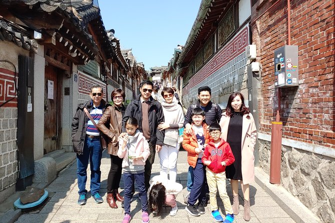 Full-day Customizable Private Seoul Highlight Tour - Myeongdong for shopping and street food