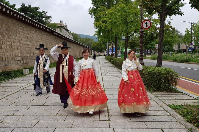 Full Day- Essential Seoul City Tour & Gourmet Tour(including Lunch and Dinner) - Cheonggyecheon Stream and Seoul’s modern reset