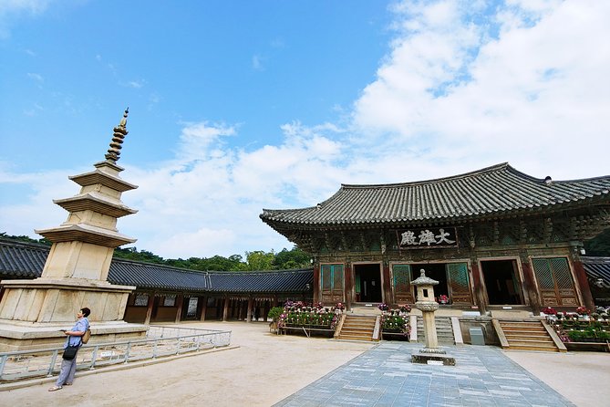 Full day Private Gyeongju UNESCO Heritage Tour : a glimpse into Silla - Daereungwon Tomb Complex and Cheomseongdae