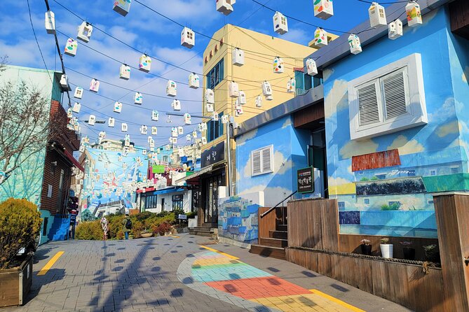 Gamcheon Culture Village, Jagalchi fish market story telling Tour - A compact way to meet old and new Busan