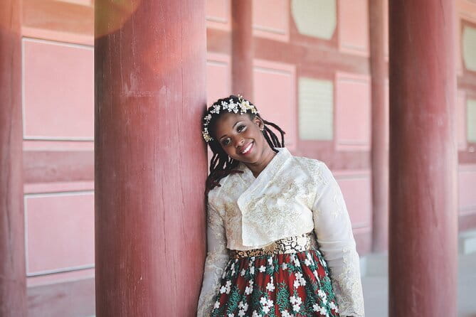 Gyeongbokgung Hanbok Photoshoot - Meeting at Gyeongbokgung Palace