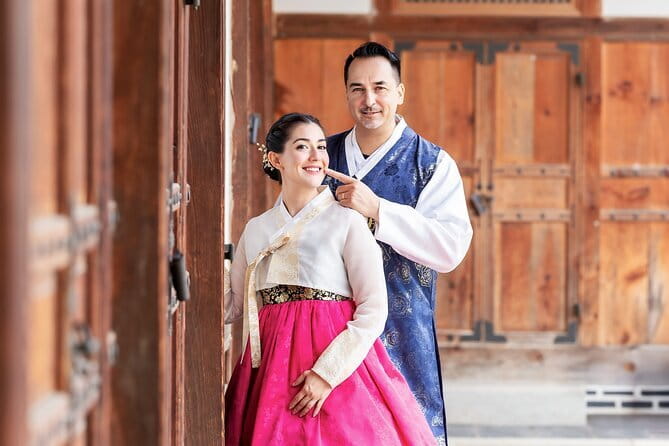 Gyeongbokgung Hanbok Photoshoot - The photo package and delivery