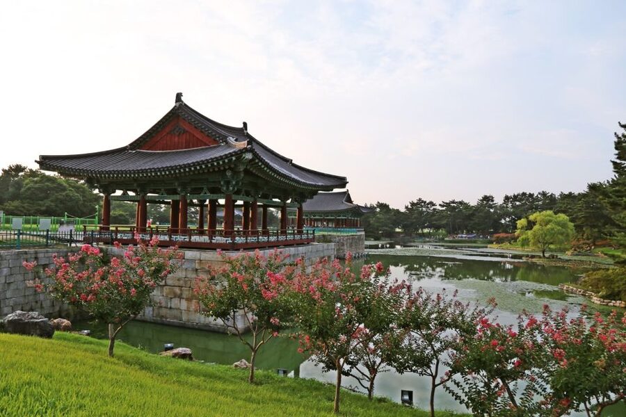 Gyeongju: UNESCO Heritage Tour Including Bulguksa Temple - Cheomseongdae shows Silla science