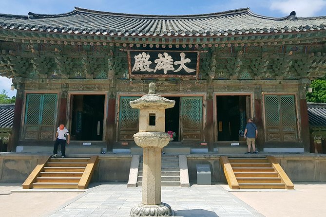 Gyeongju UNESCO World Heritage Sites and History Full-Day Tour with Lunch - Daereungwon, where royal tombs shape the city