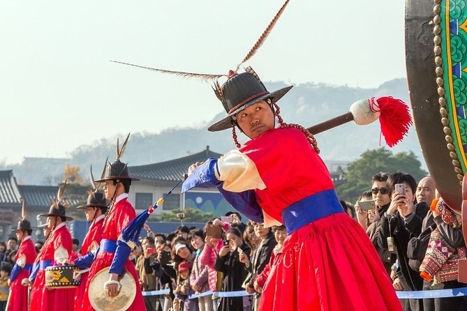 Half day Morning Seoul City Tour(Temple & Gyeongbok Palace) - Gwanghwamun Square and the royal guard ceremony