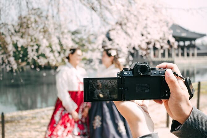 Hanbok Photoshoot and History Tour at Gyeongbokgung Palace - Why this tour works as a Seoul introduction
