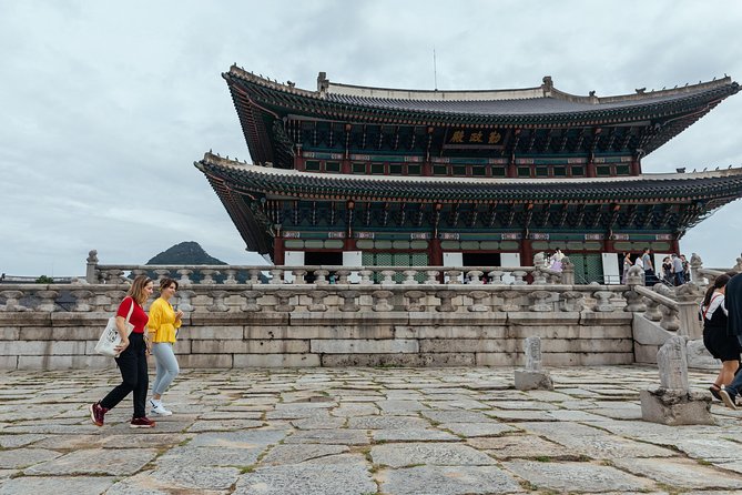 Highlights & Hidden Gems With Locals: Best of Seoul Private Walking Tour - Who gets the best value
