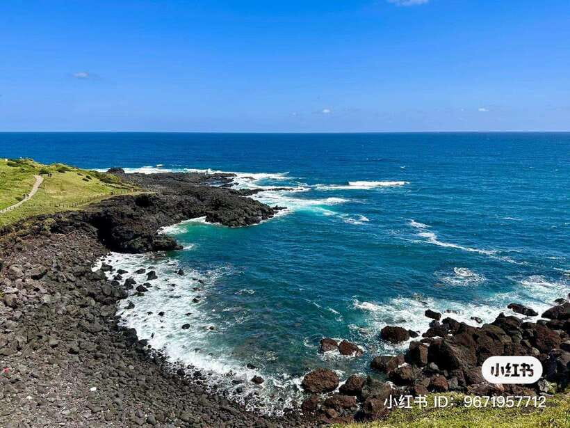 Jeju: Eastern UNESCO Sites Tour with Haenyeo Show - The haenyeo performance and lunch break