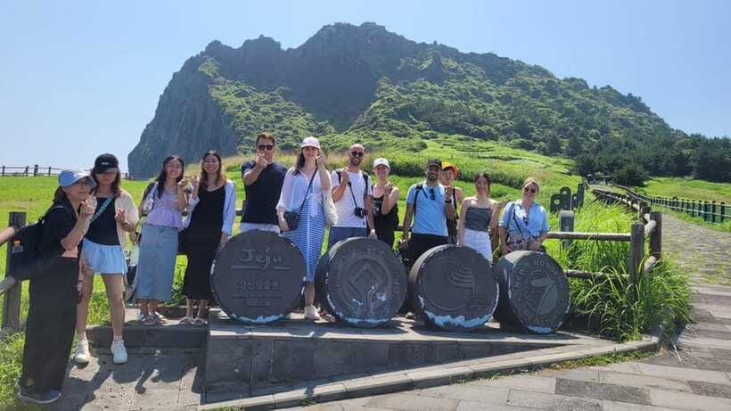 Jeju: Eastern UNESCO Sites Tour with Haenyeo Show - Seopjikoji and Jeju’s K-drama coast