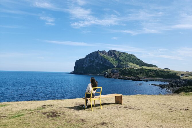 Jeju island Eastern UNESCO site Full Day Guided Tour - Guides, group size, and the feel of the day