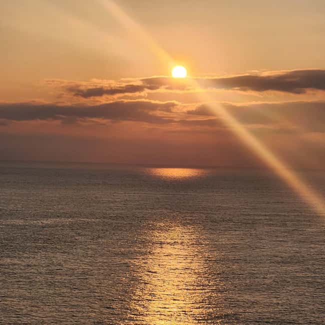 Jeju Island: Sunrise Guided Tour with Hotel Pickup - The jjimjilbang option after sunrise