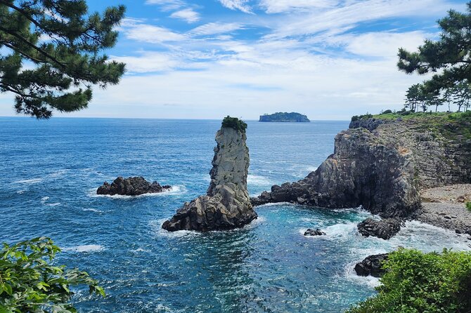 Jeju Premium Small Group UNESCO Day Tour - South Course - Yakcheonsa Temple, with time to look around
