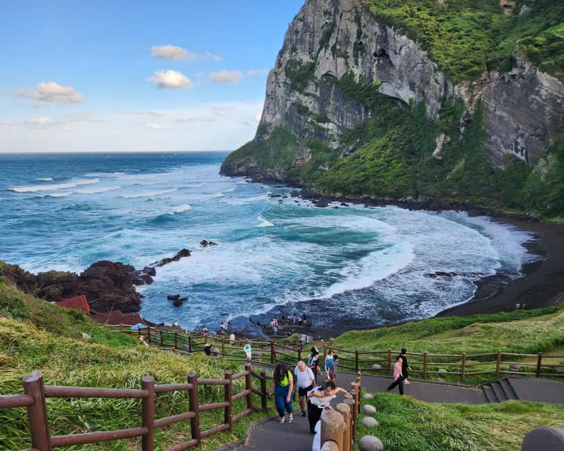 Jeju Private Taxi Tour with a Licenced English Guide-Driver - Why a private taxi makes sense on a spread-out island