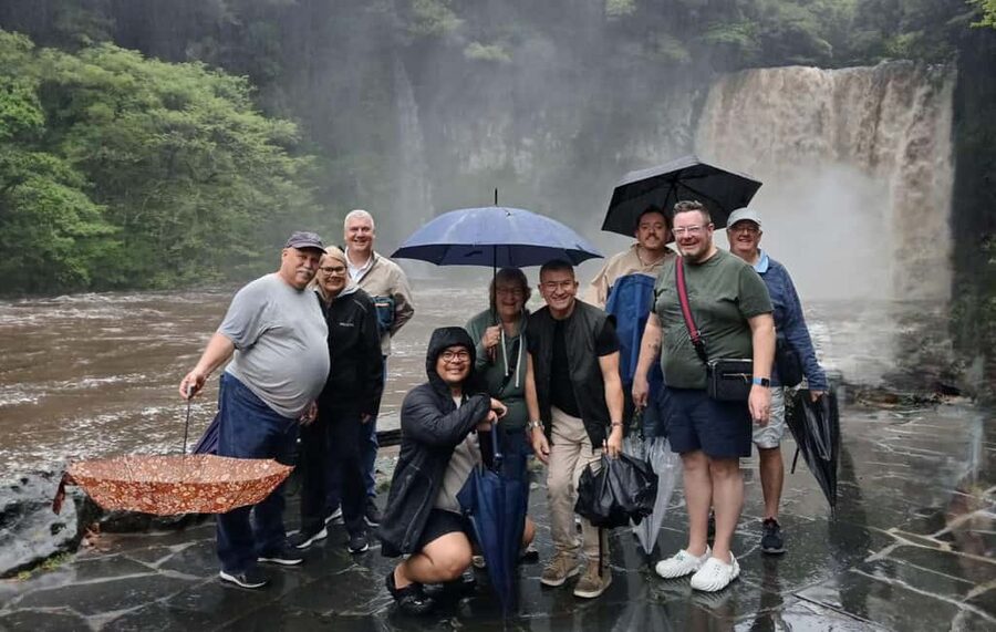 Jeju Private Taxi Tour with a Licenced English Guide-Driver - The north and east route: sunrise, haenyeo, caves, and villages