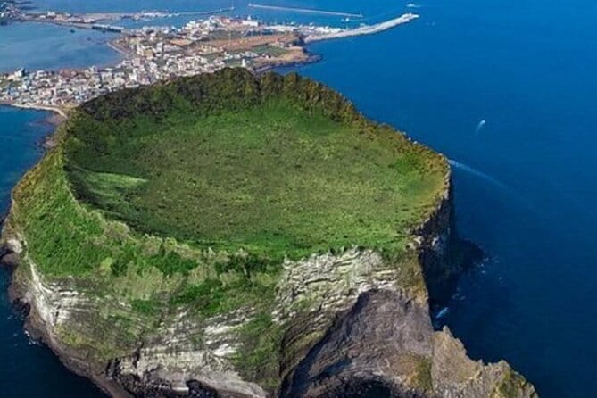 Jeju Southern UNESCO Full Day Tour with Mt.Halla - Cheonjeyeon Falls, the Pond of God
